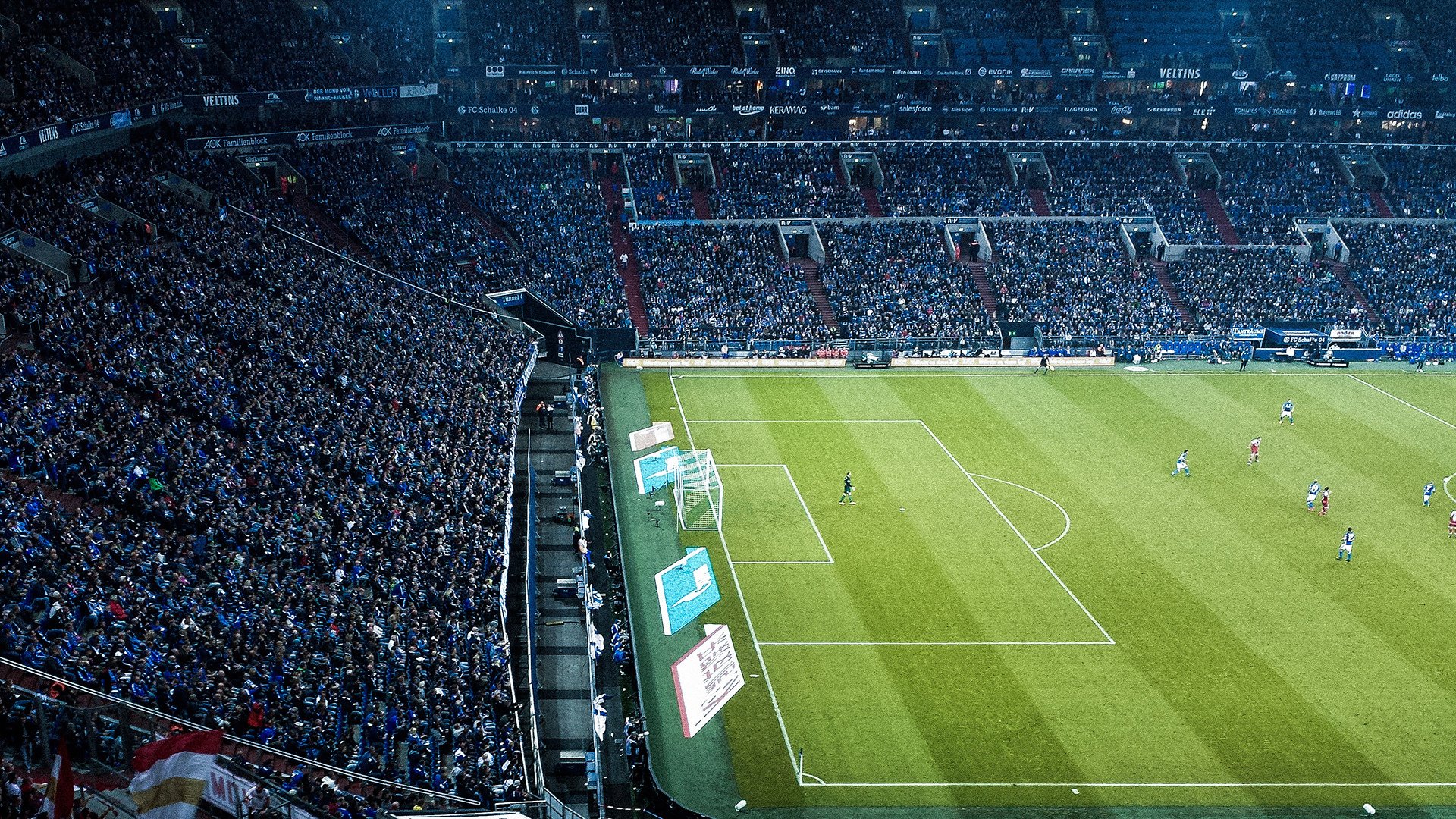 内马尔重返赛场，重返赛场首场状态出色，美国队观众沸腾！全场沸腾不已